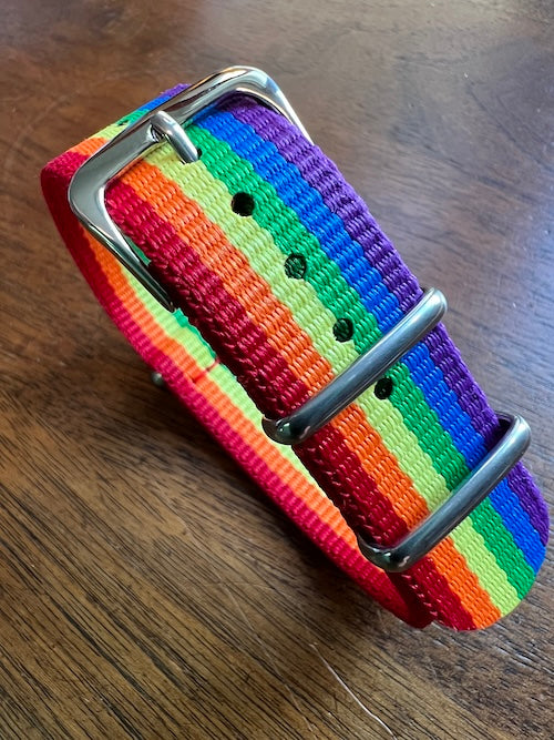 Bracelet NATO en nylon balistique arc-en-ciel
