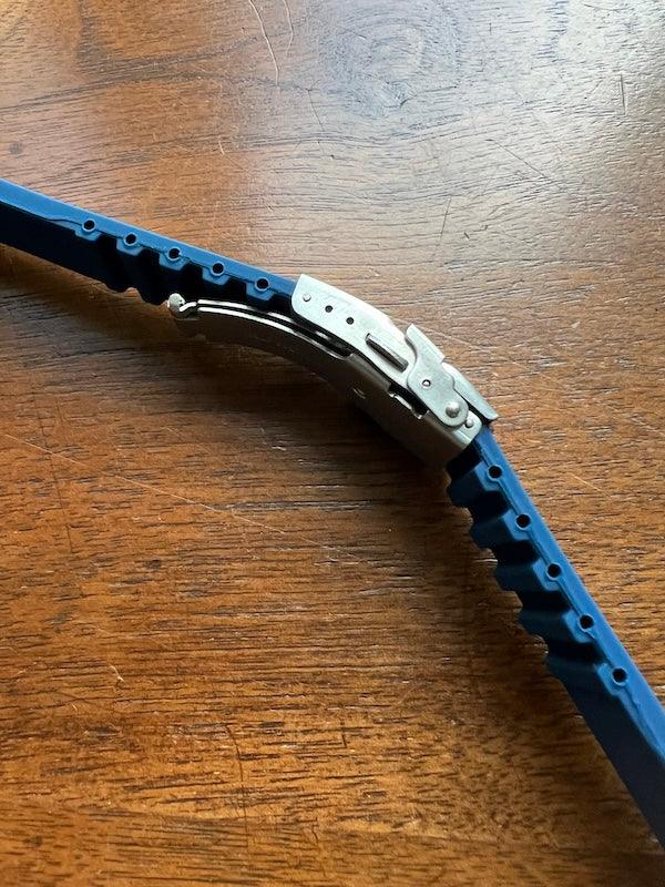 Bracelet silicone bleu avec boucle déployante