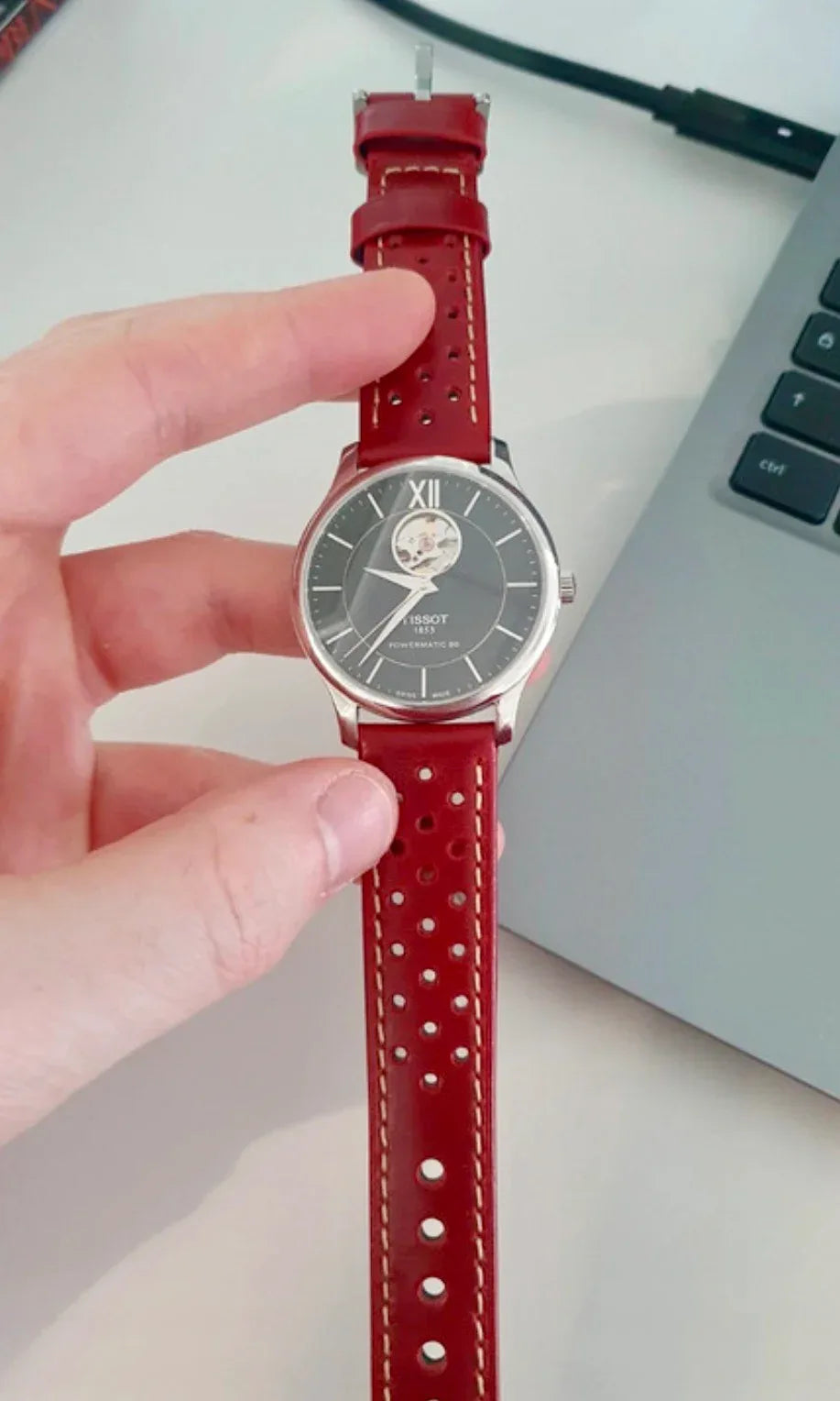 Bracelet Rallye en cuir rouge ardent - Vinty Watches