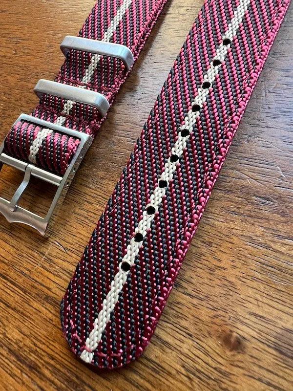 Bracelet premium en nylon sergé rouge, noir avec liseré beige - Vinty Watches