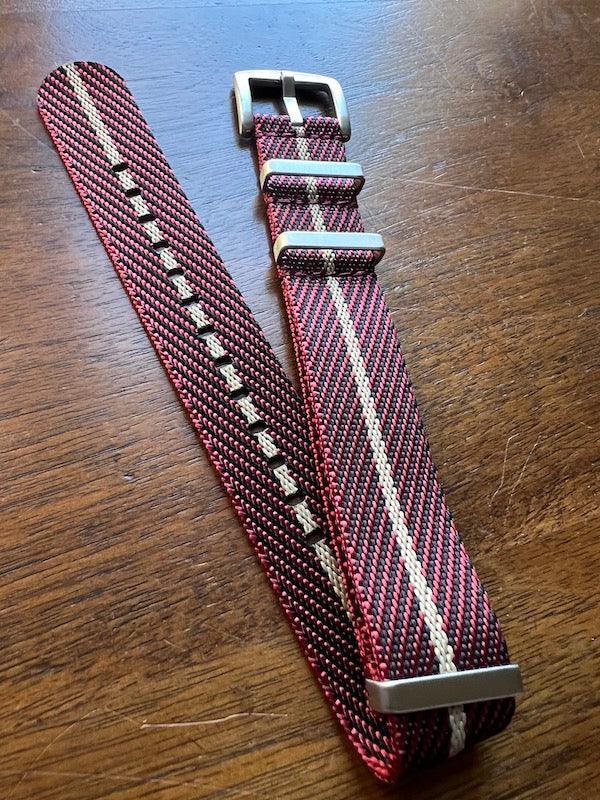 Bracelet NATO premium en nylon sergé rouge, noir avec liseré beige - Vinty Watches