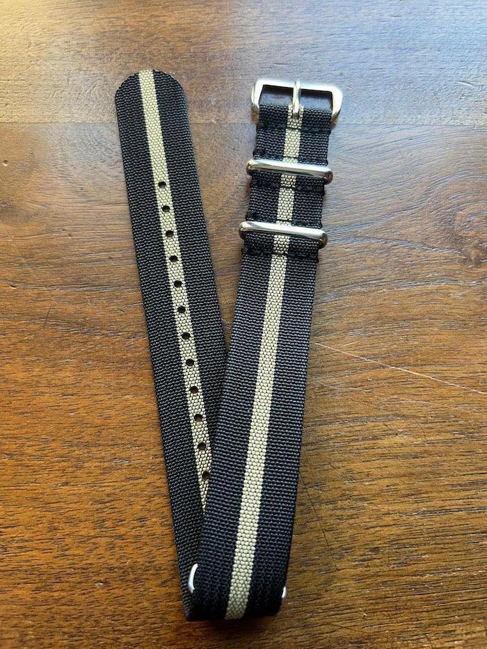 Bracelet NATO en nylon noir avec rayure beige - Vinty Watches
