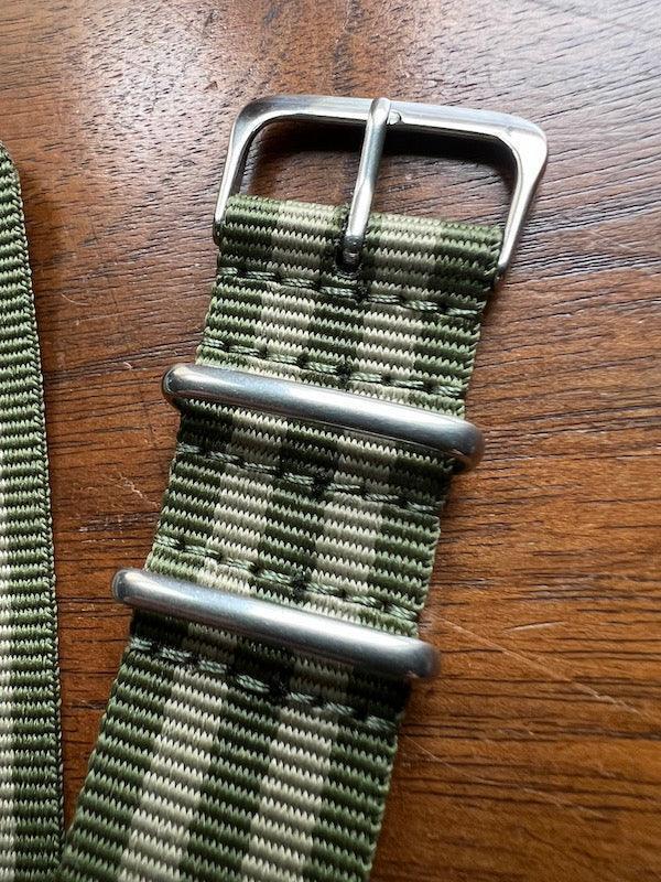 Bracelet NATO en nylon balistique vert et beige - Vinty Watches