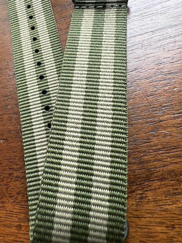 Bracelet NATO en nylon balistique vert et beige - Vinty Watches