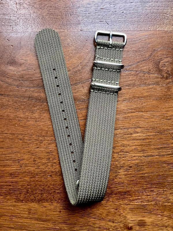 Bracelet NATO en nylon tissé vert militaire - Vinty Watches