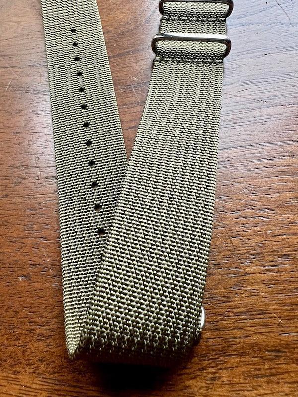 Bracelet NATO en nylon tissé vert militaire - Vinty Watches
