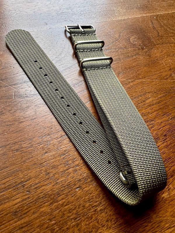 Bracelet NATO en nylon tissé vert militaire - Vinty Watches