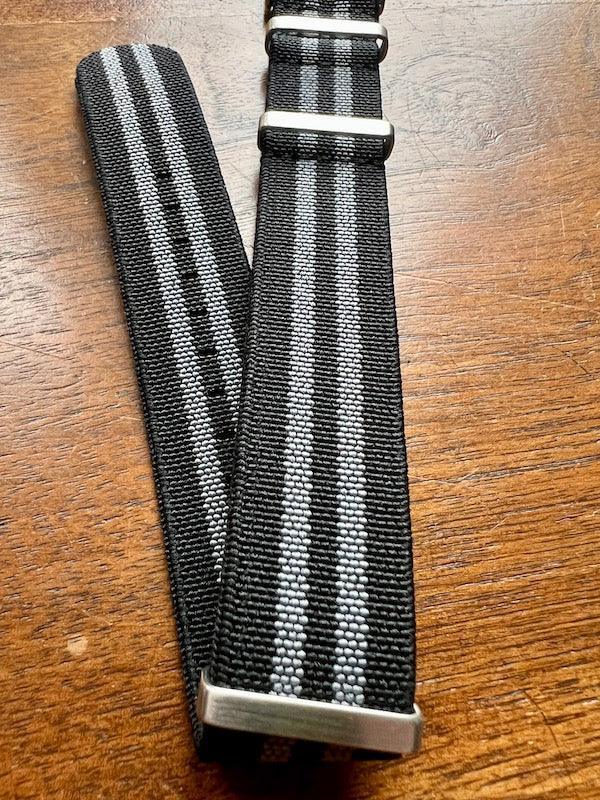 Bracelet NATO en nylon extensible noir et gris - Vinty Watches