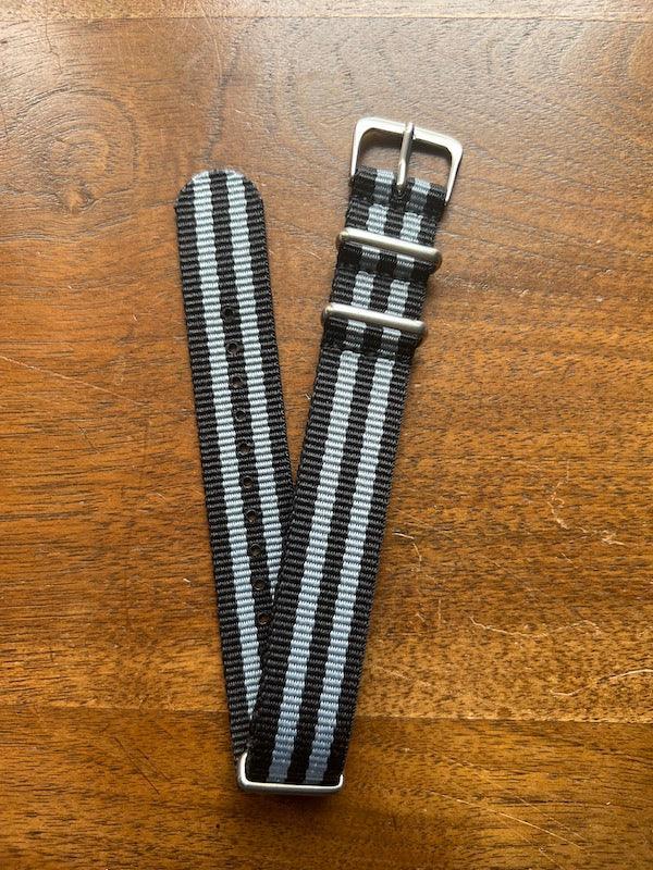 Bracelet NATO en nylon balistique noir et gris - Vinty Watches
