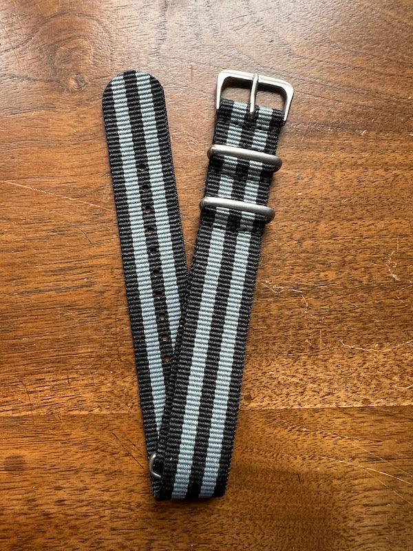 Bracelet NATO en nylon balistique noir et gris - Vinty Watches