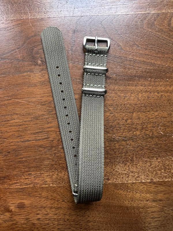 Bracelet NATO en nylon tissé vert militaire - Vinty Watches