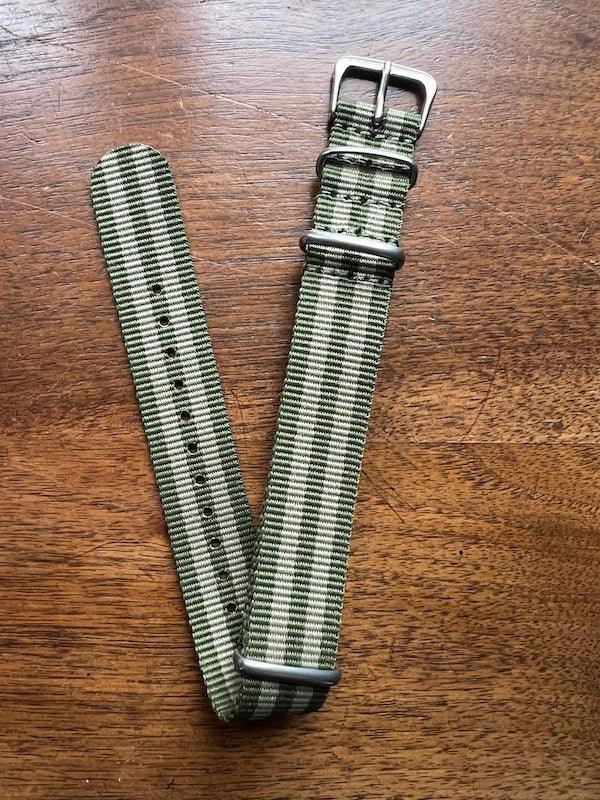 Bracelet NATO en nylon balistique vert et beige - Vinty Watches