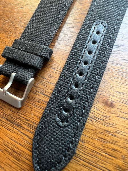 Bracelet Sahara tissu natté noir