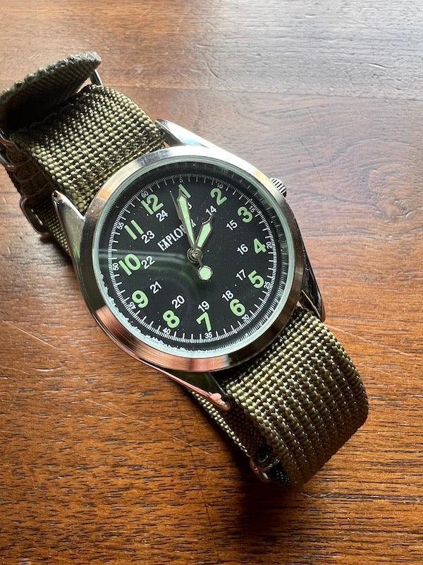 Bracelet NATO en nylon tissé vert militaire - Vinty Watches
