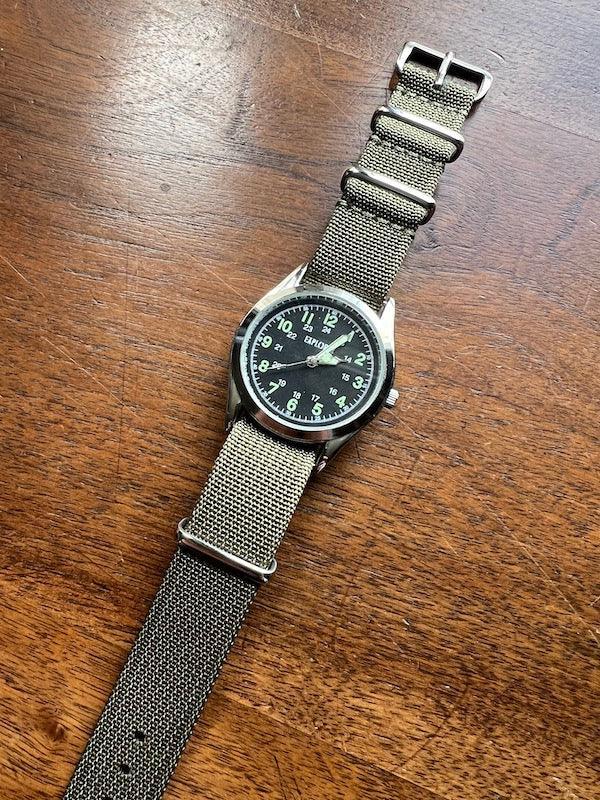 Bracelet NATO en nylon tissé vert militaire - Vinty Watches