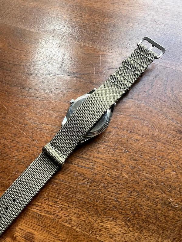 Bracelet NATO en nylon tissé vert militaire - Vinty Watches