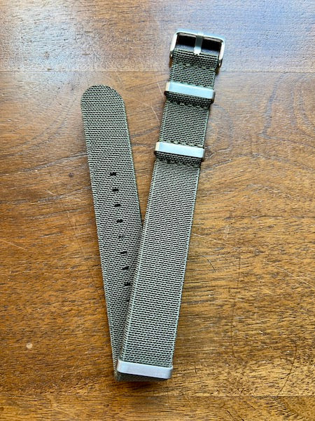Bracelet NATO en nylon extensible vert militaire