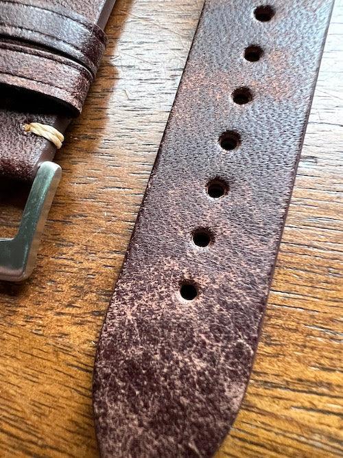 Bracelet Rocheuses en cuir façon vieilli marron