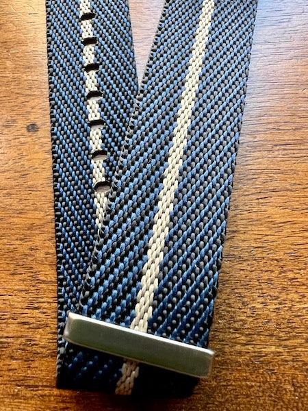 Bracelet NATO premium en nylon sergé bleu, noir avec liseré beige