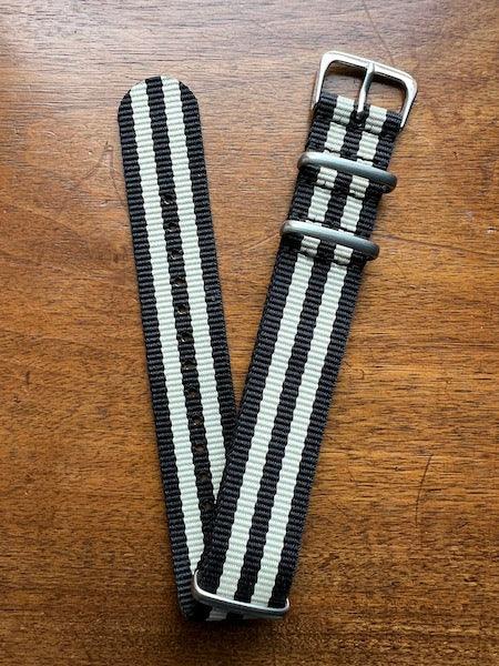 Bracelet NATO en nylon balistique noir et beige