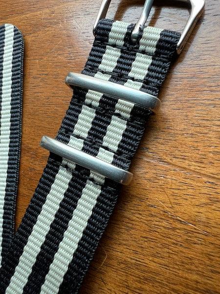 Bracelet NATO en nylon balistique noir et beige