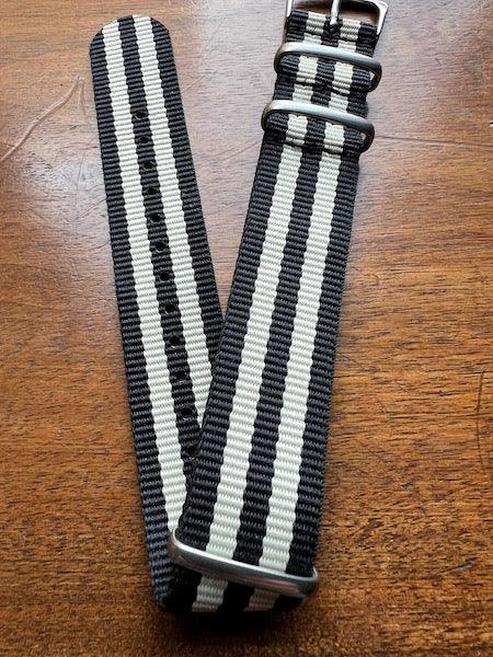 Bracelet NATO en nylon balistique noir et beige