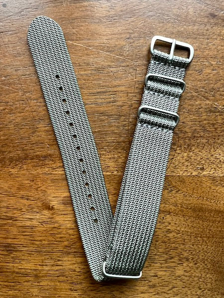 Bracelet NATO en nylon tissé gris