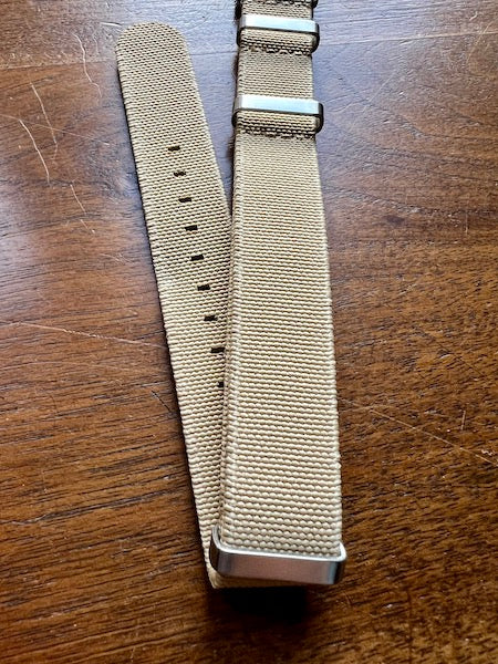 Bracelet NATO en nylon extensible beige clair sable