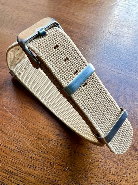 Bracelet NATO en nylon extensible beige clair sable