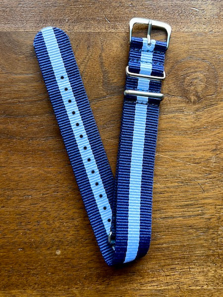 Bracelet NATO en nylon balistique marine et blanc