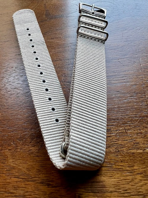 Bracelet NATO en nylon balistique beige clair