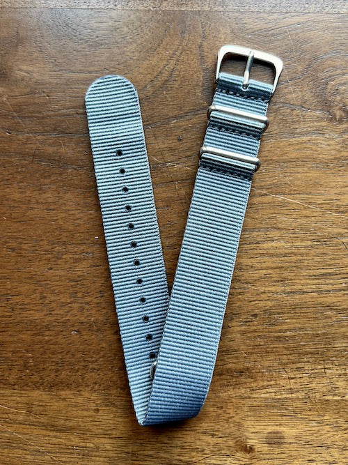 Bracelet NATO en nylon balistique gris clair