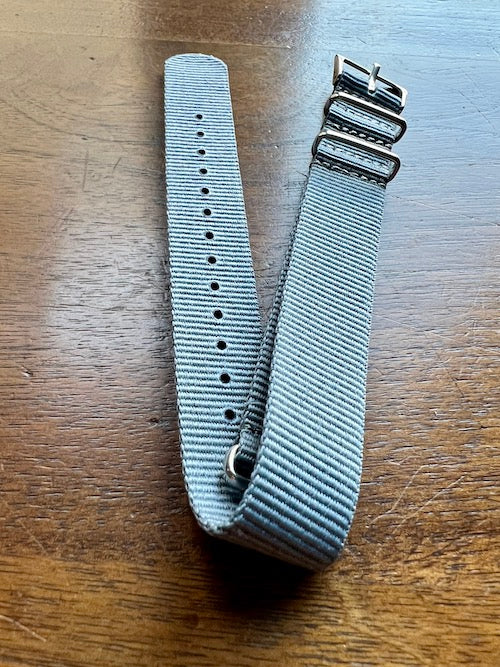 Bracelet NATO en nylon balistique gris clair