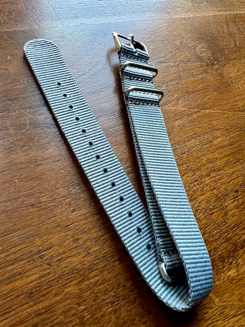 Bracelet NATO en nylon balistique gris clair