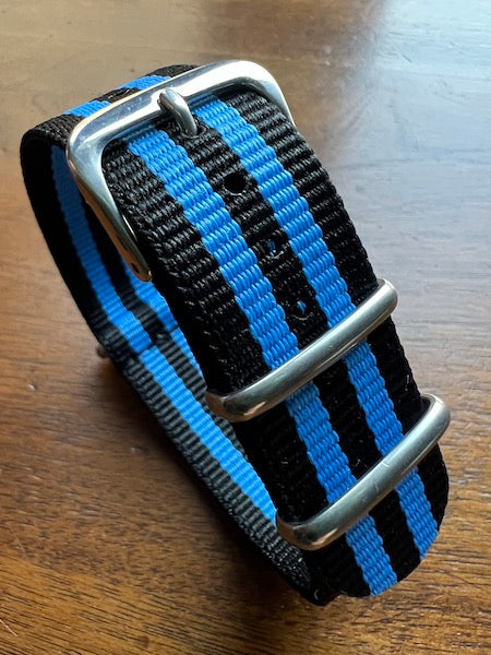 Bracelet NATO en nylon balistique noir et bleu