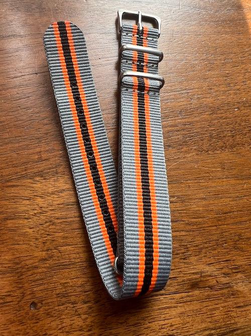 Bracelet NATO en nylon balistique orange, gris et noir